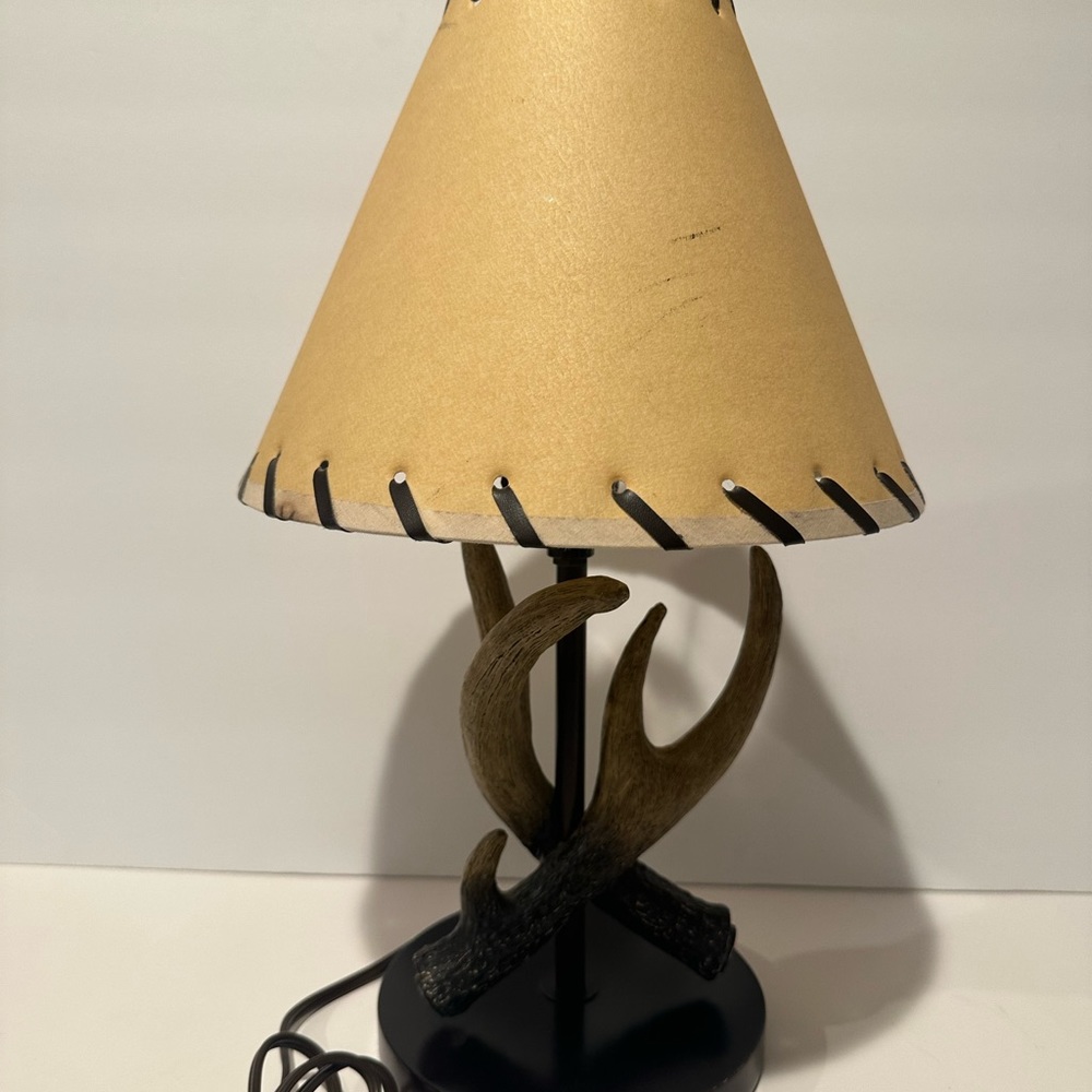 Vintage Faux Antlers Lamp - Picture 13 of 16